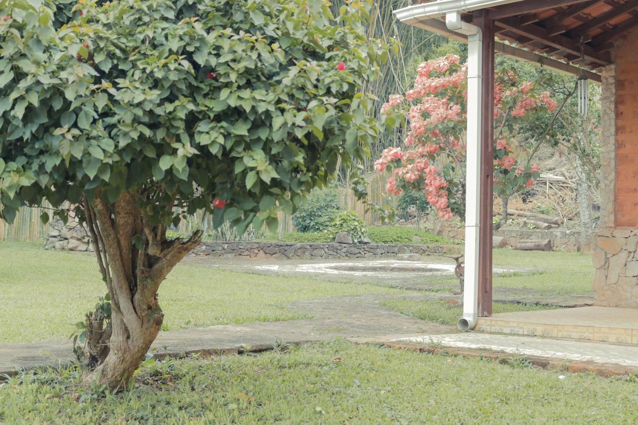 Em Tiradentes, Minas Gerais, Casa Tipica E Espacosa Em Terreno Arborizado Екстер'єр фото